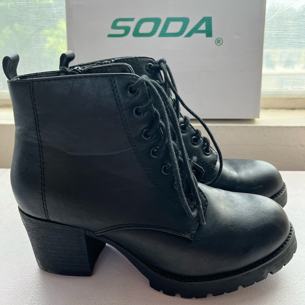 Cute Black Boots/Booties thick heel/platform. “Chunky heel lace up boot”